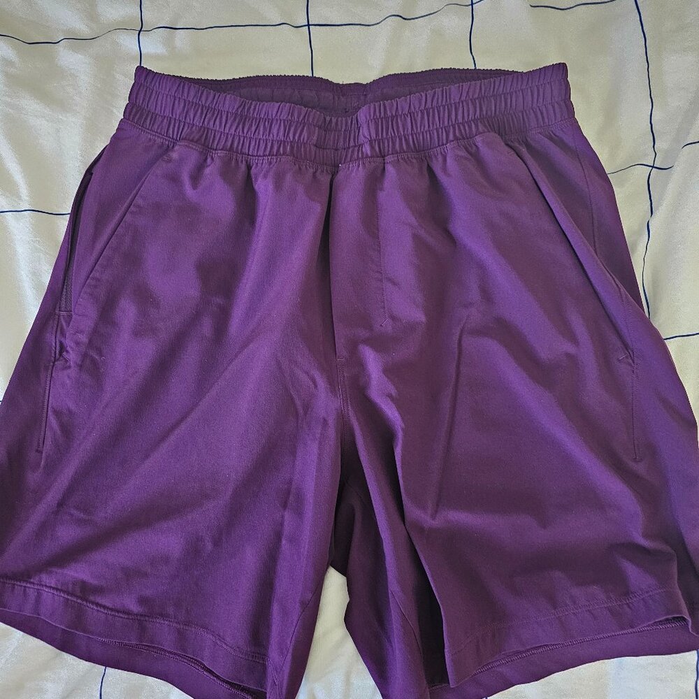 Men’s Lululemon Athletic / Training Shorts Size Small